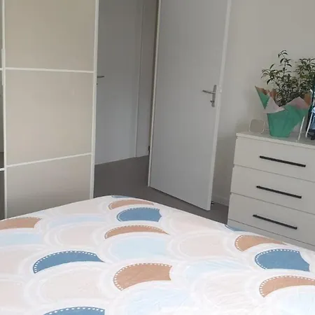 Maison Neuve Avec Jardin Ferienhaus