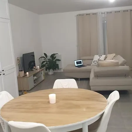 Prázdninový dům Maison Neuve Avec Jardin *