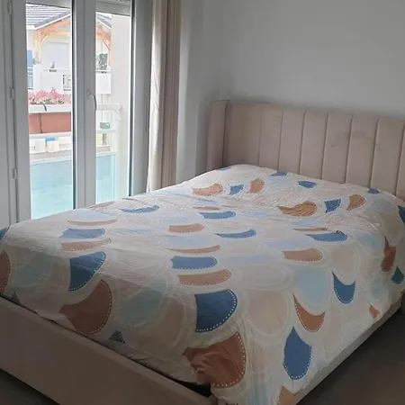 Maison Neuve Avec Jardin * Lons